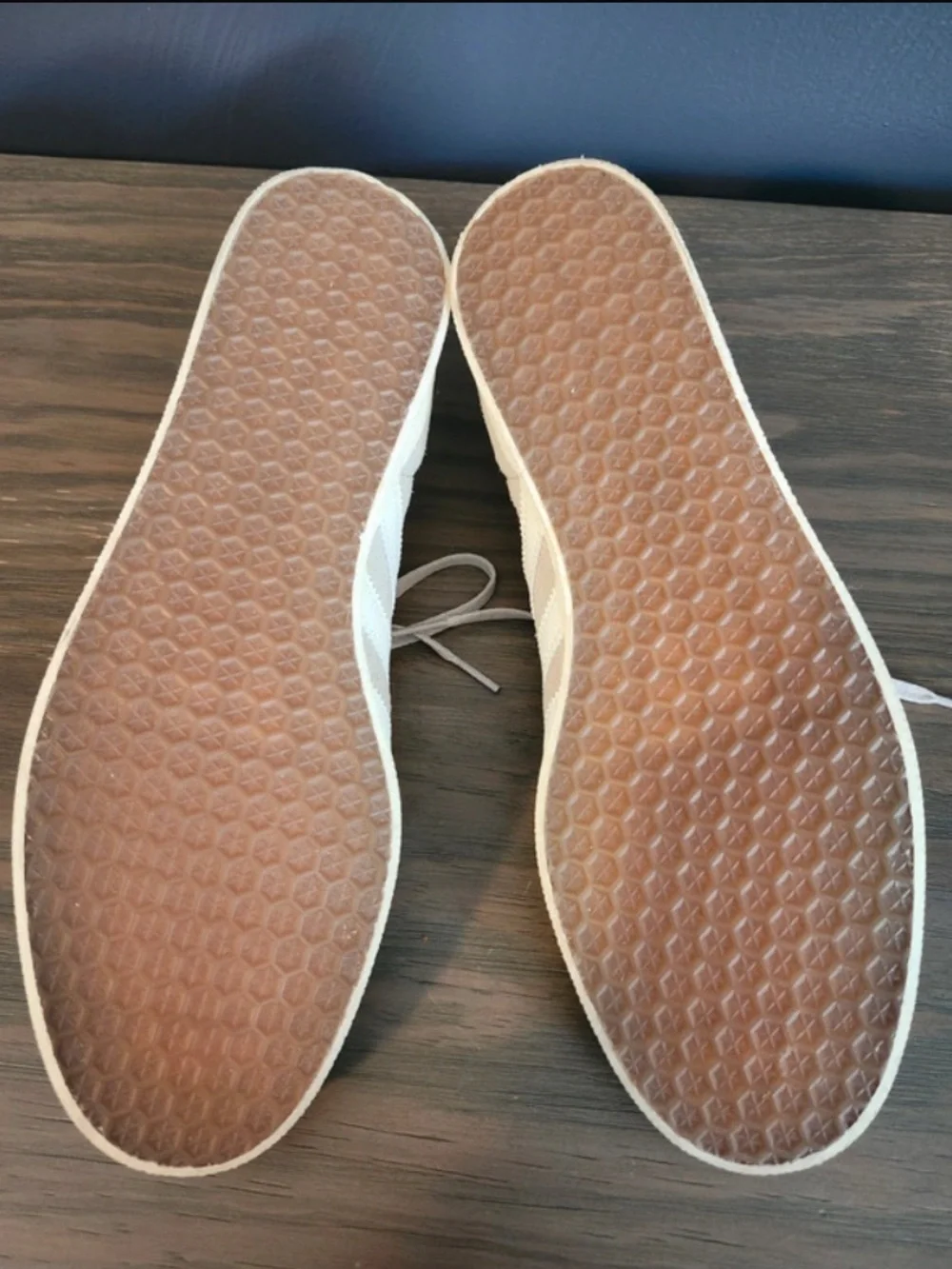 ADIDAS GAZELLE SNEAKERS TAN Men’s 9 1/2 EUC